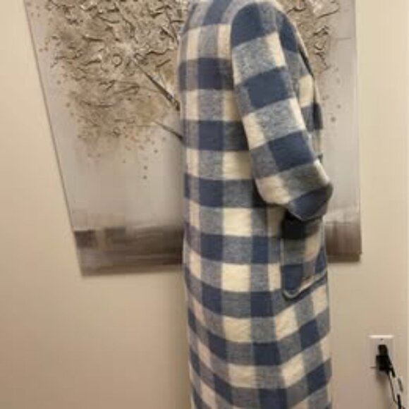 Tahari XS New with tags. Midi unlined Shacket with pockets. 40% Wool. Pretty Blu - Picture 5 of 7